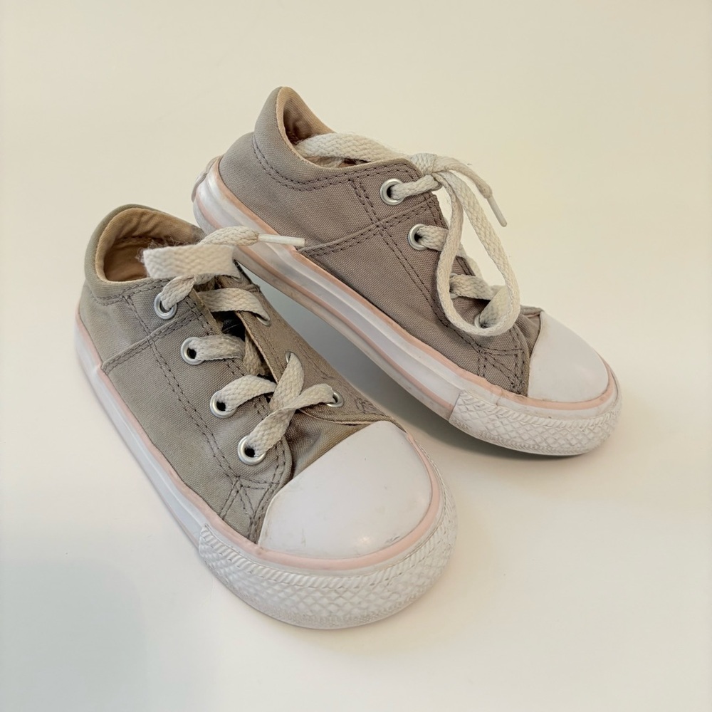Converse all star gray/pink/white Classic Sneakers toddler size 8 low top